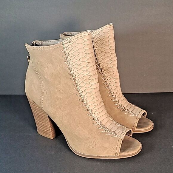 Steve Madden Shoes - Steve Madden Boots Womens 9M Beige Open Toe Block Heel Leather Faux Snakeskin